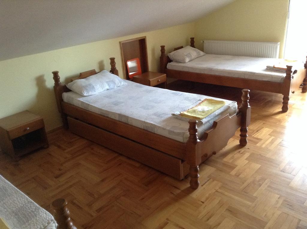 Pansion Velickovic Apartment Niska Banja Room photo